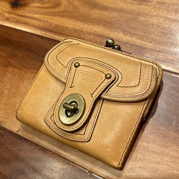 Coach Bags Vintage Coach Turnlock Leather Wallet Poshmark